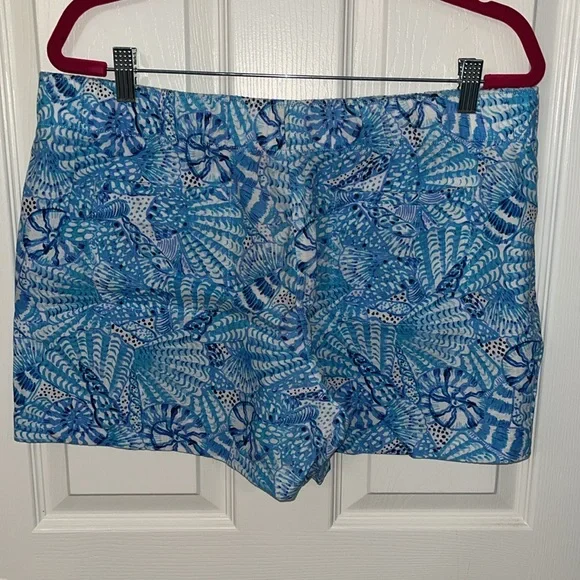 Lilly Pulitzer linen shorts with front and back pockets
